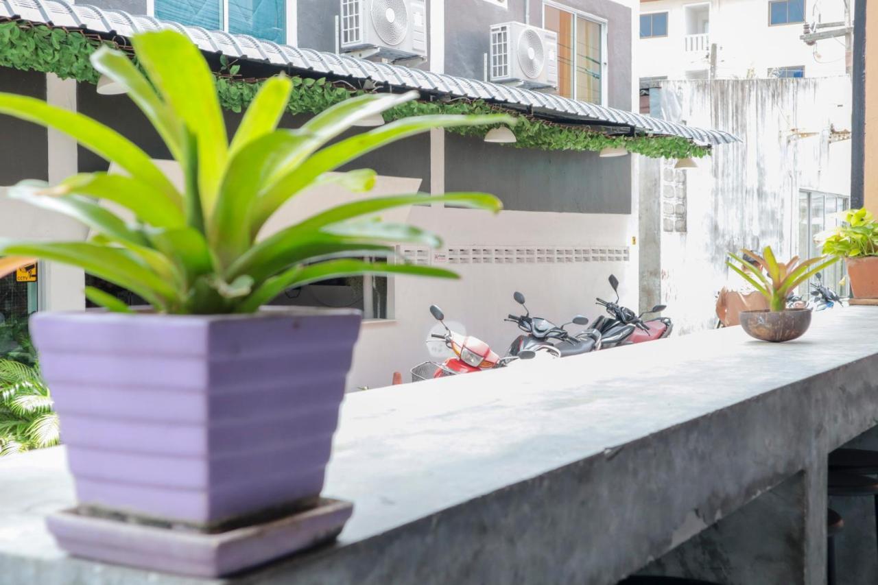 Oyo 1032 Beds Patong Phuket Exterior foto