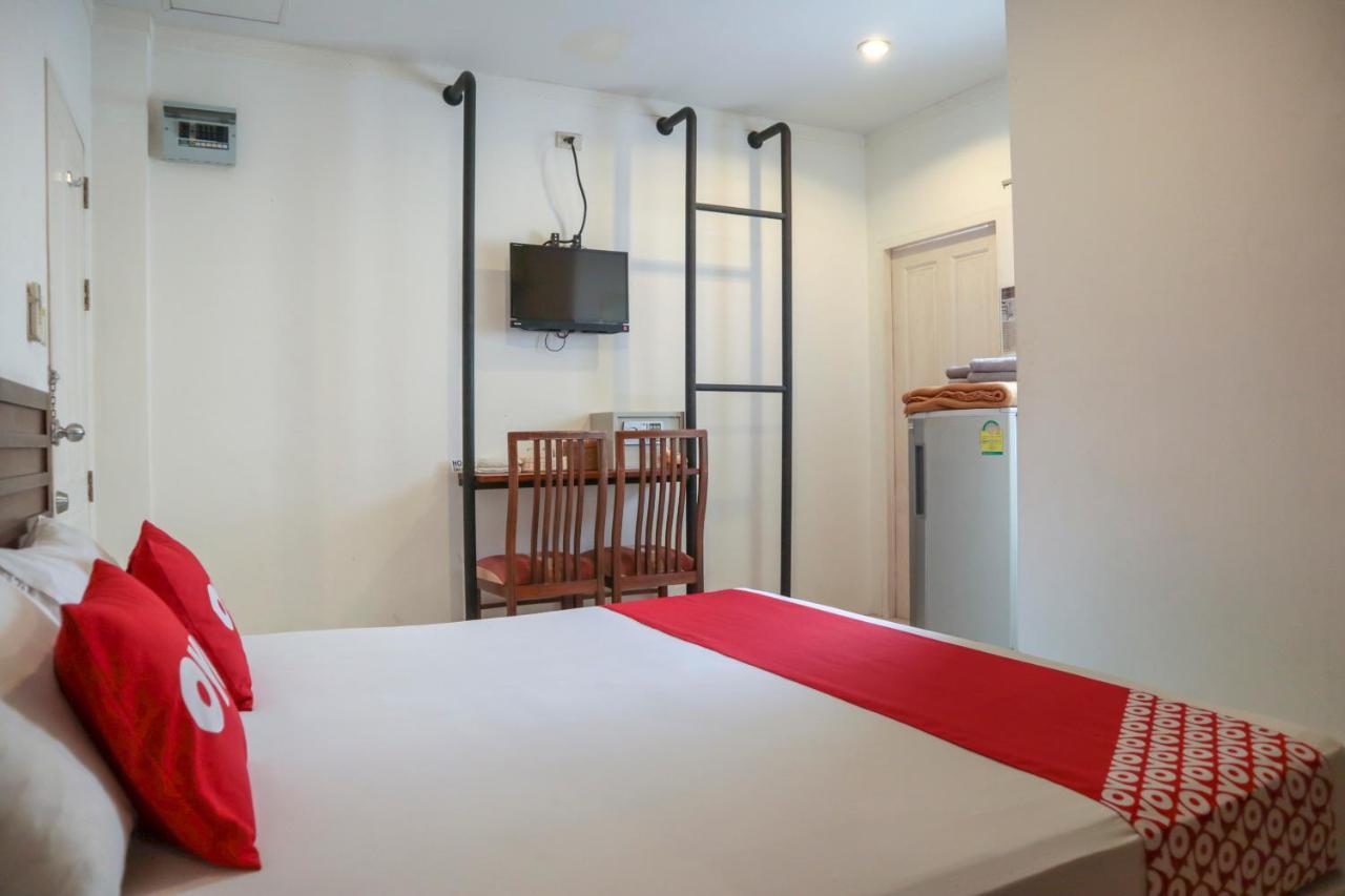 Oyo 1032 Beds Patong Phuket Exterior foto