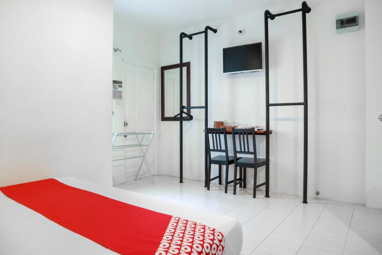 Oyo 1032 Beds Patong Phuket Exterior foto