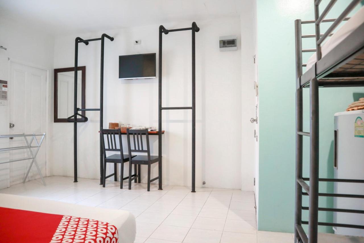 Oyo 1032 Beds Patong Phuket Exterior foto