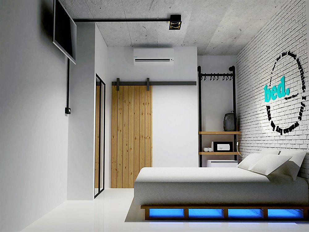 Oyo 1032 Beds Patong Phuket Exterior foto