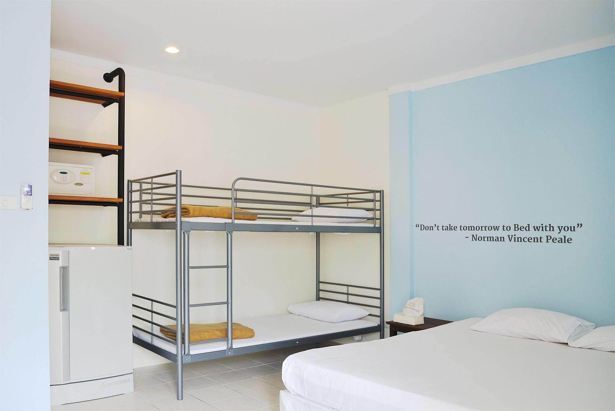 Oyo 1032 Beds Patong Phuket Exterior foto